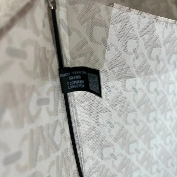 MICHAEL KORS Empire Signature Logo Umbrella (VANILLA & BROWN) - Picture 7 of 16